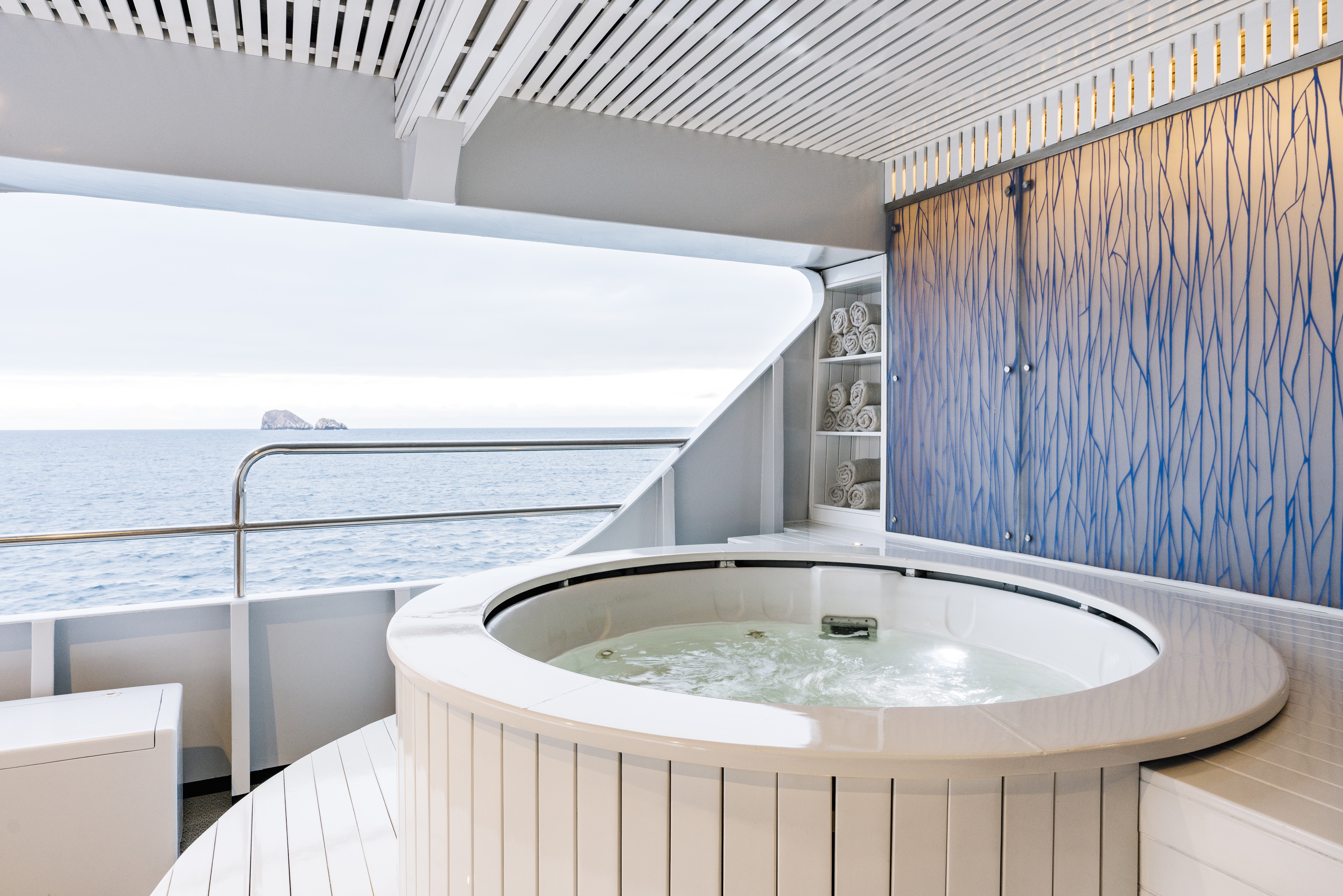 Santa Cruz II - Hot Tubs